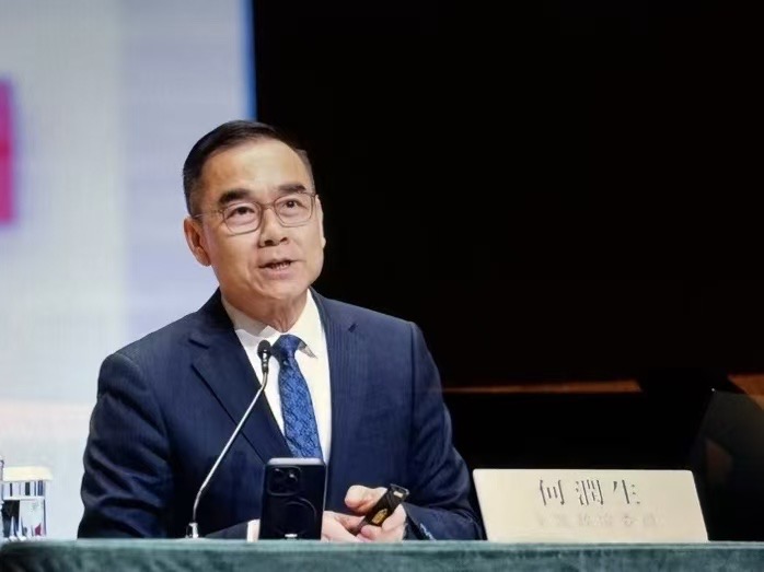 全國政協常委何潤生發表講話